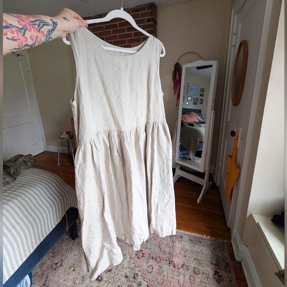 notPERFECTLINEN Sleeveless Tiered Midi Dress in Cream
